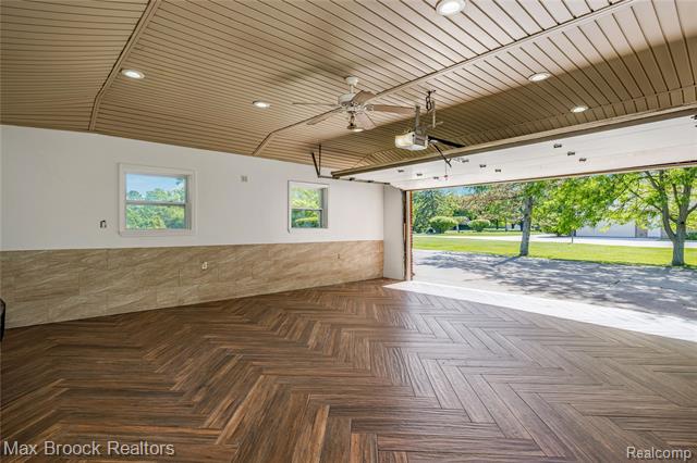 Builiding view fifty four for 30025 Vernon, Southfield, MI. 48076