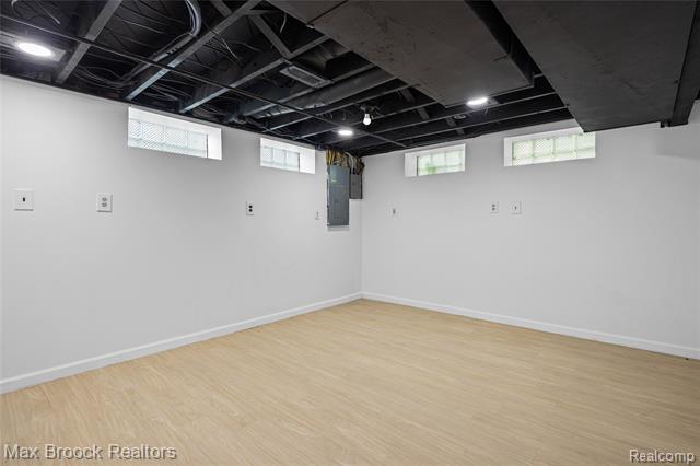 Builiding view thirty one for 30025 Vernon, Southfield, MI. 48076