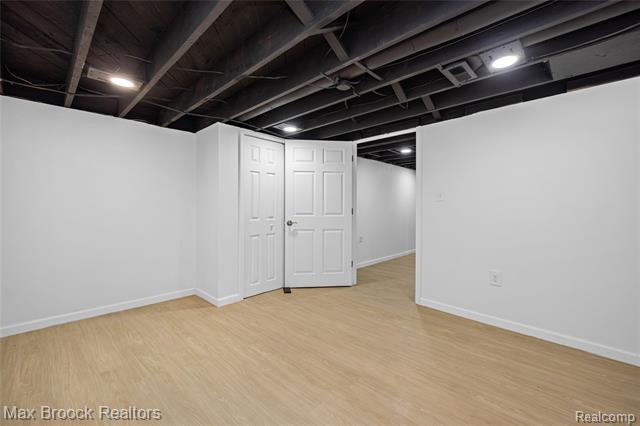 Builiding view thirty two for 30025 Vernon, Southfield, MI. 48076