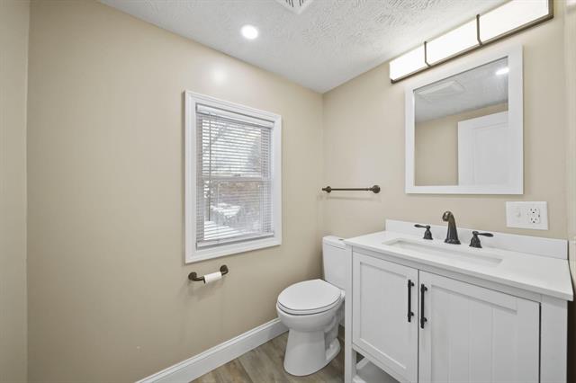 Builiding view fifteen for 407 West, Jackson, MI. 49201