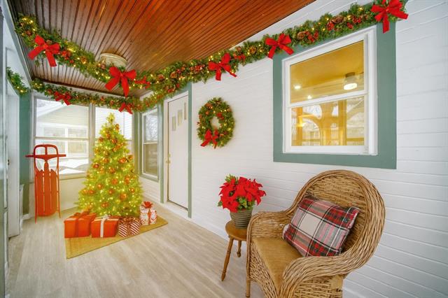 Builiding view one for 407 West, Jackson, MI. 49201