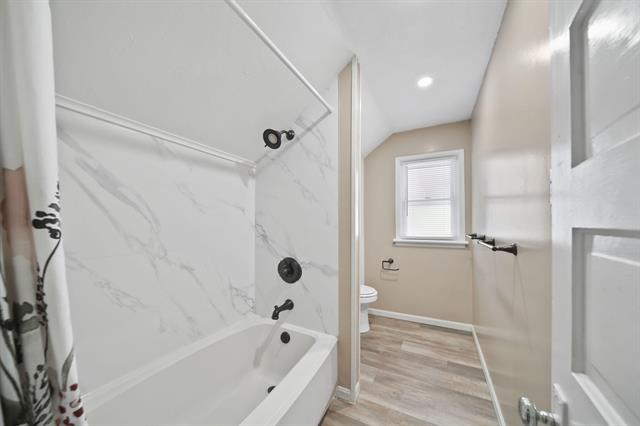 Builiding view sixteen for 407 West, Jackson, MI. 49201