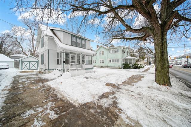 Builiding view thirty eight for 407 West, Jackson, MI. 49201