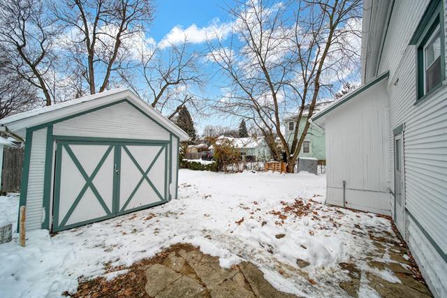 Builiding view thirty two for 407 West, Jackson, MI. 49201