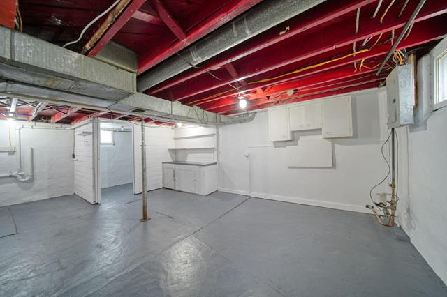 Builiding view twenty eight for 407 West, Jackson, MI. 49201