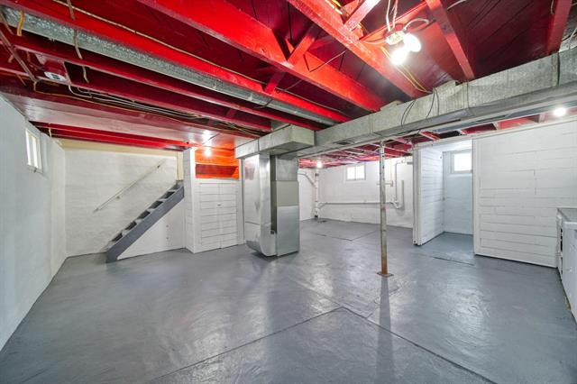 Builiding view twenty seven for 407 West, Jackson, MI. 49201