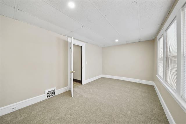 Builiding view twenty six for 407 West, Jackson, MI. 49201