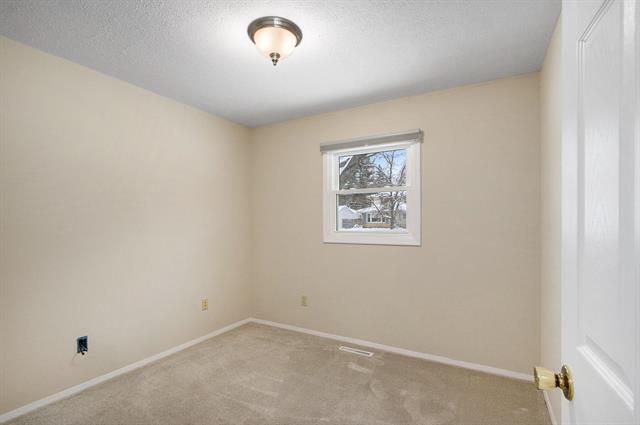 Builiding view eight for 5590 Lucerne, Kalamazoo, MI. 49048