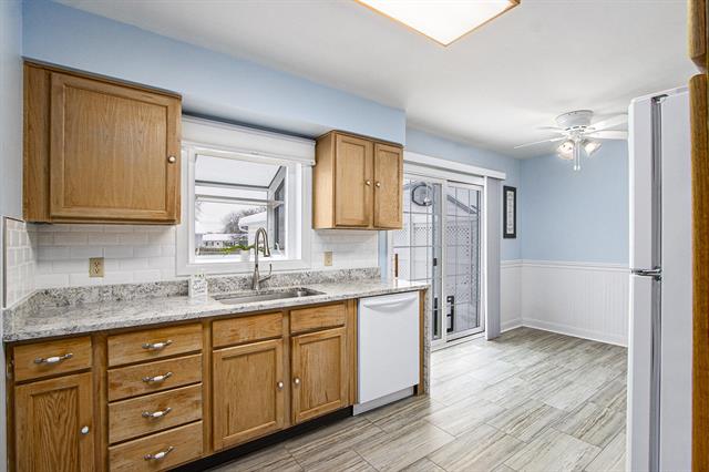 Builiding view eleven for 5590 Lucerne, Kalamazoo, MI. 49048