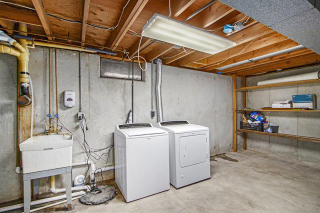 Builiding view sixteen for 5590 Lucerne, Kalamazoo, MI. 49048