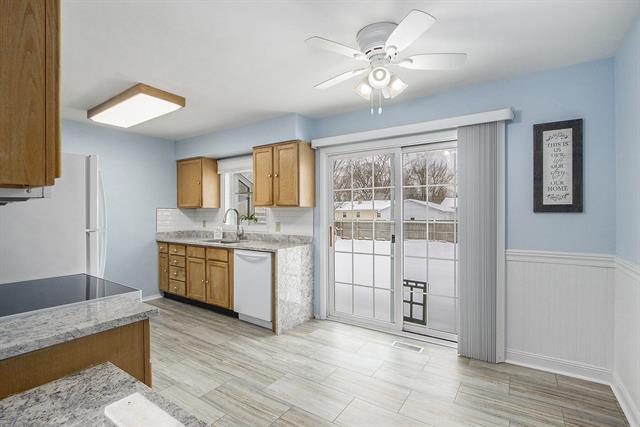 Builiding view twelve for 5590 Lucerne, Kalamazoo, MI. 49048