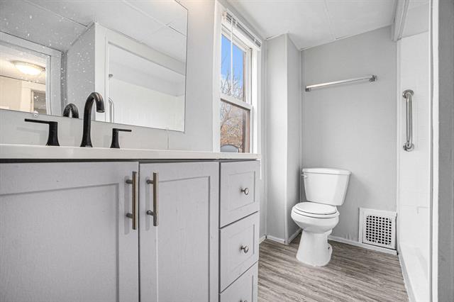 Builiding view eleven for 1612 Stockbridge, Kalamazoo, MI. 49001