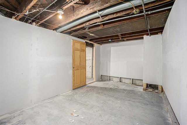 Builiding view fifteen for 1612 Stockbridge, Kalamazoo, MI. 49001