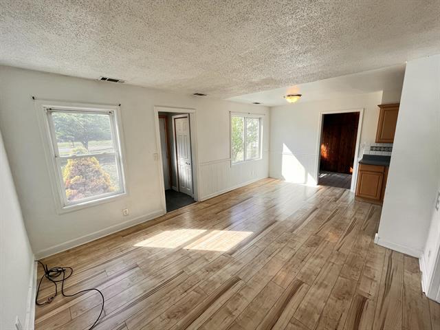 Builiding view eleven for 1130 Englewood, Muskegon, MI. 49441