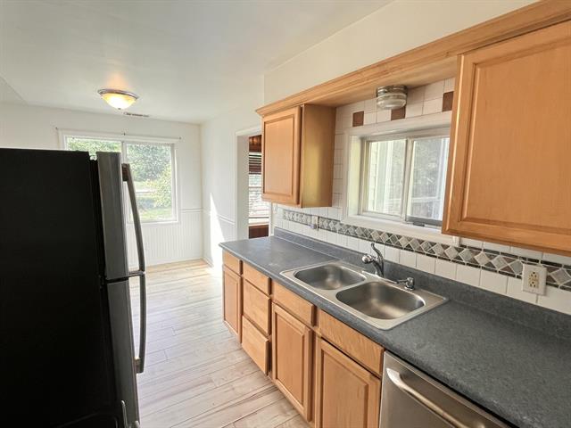 Builiding view nine for 1130 Englewood, Muskegon, MI. 49441