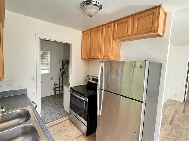 Builiding view six for 1130 Englewood, Muskegon, MI. 49441