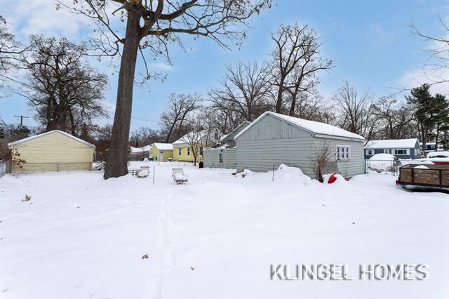 Builiding view eighteen for 947 Carlton, Muskegon, MI. 49442