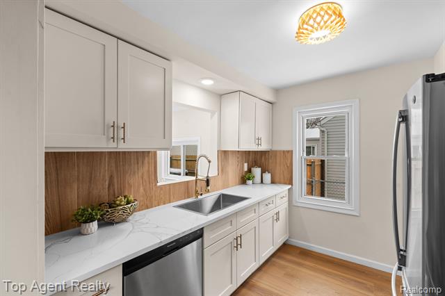 Builiding view eight for 4048 Royal, Berkley, MI. 48072