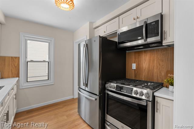 Builiding view nine for 4048 Royal, Berkley, MI. 48072