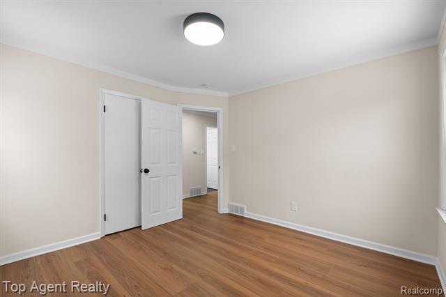 Builiding view nineteen for 4048 Royal, Berkley, MI. 48072