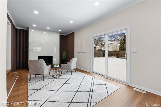 Builiding view thirteen for 4048 Royal, Berkley, MI. 48072