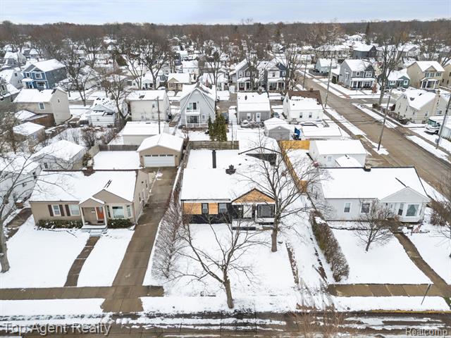 Builiding view thirty four for 4048 Royal, Berkley, MI. 48072