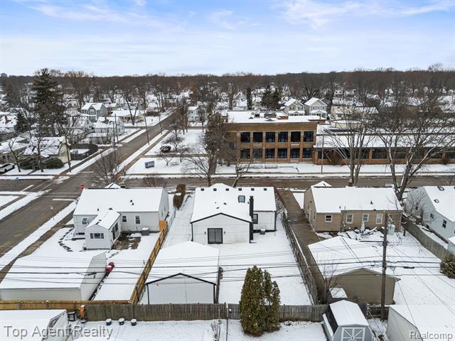 Builiding view thirty nine for 4048 Royal, Berkley, MI. 48072