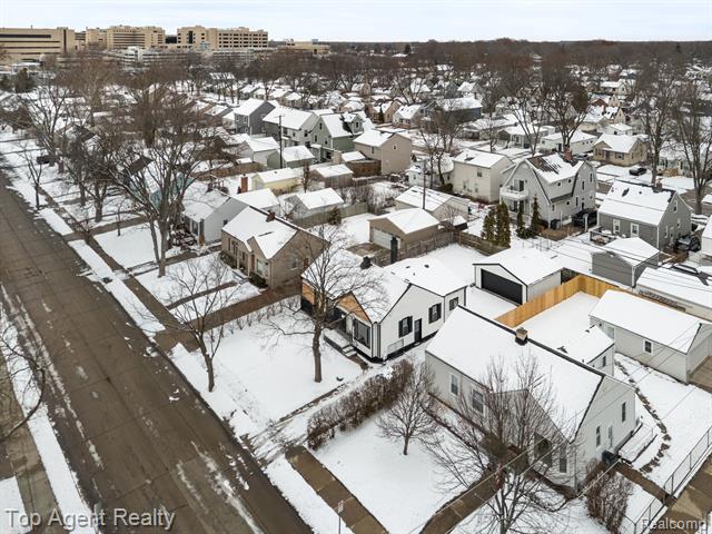 Builiding view thirty seven for 4048 Royal, Berkley, MI. 48072