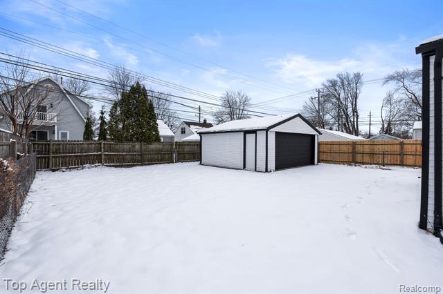 Builiding view thirty three for 4048 Royal, Berkley, MI. 48072