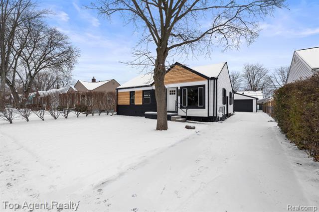 Builiding view twenty eight for 4048 Royal, Berkley, MI. 48072