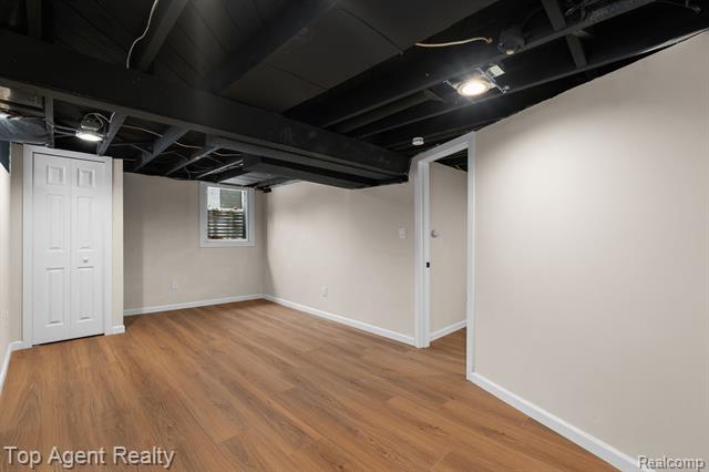 Builiding view twenty four for 4048 Royal, Berkley, MI. 48072