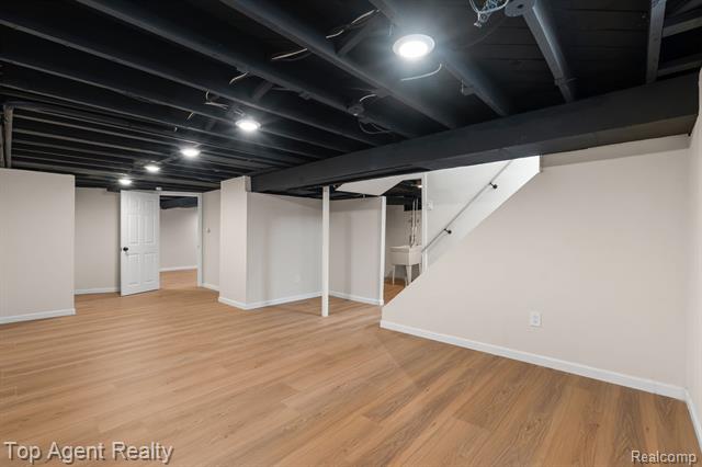 Builiding view twenty three for 4048 Royal, Berkley, MI. 48072