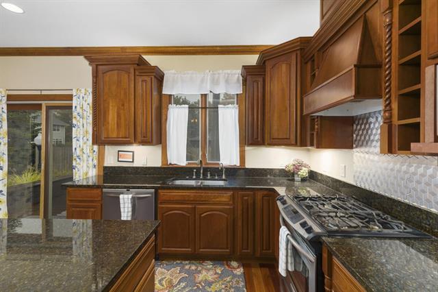 Builiding view ten for 11 Chestnut, Douglas, MI. 49406