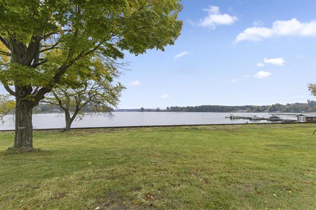 Builiding view thirty one for 11 Chestnut, Douglas, MI. 49406