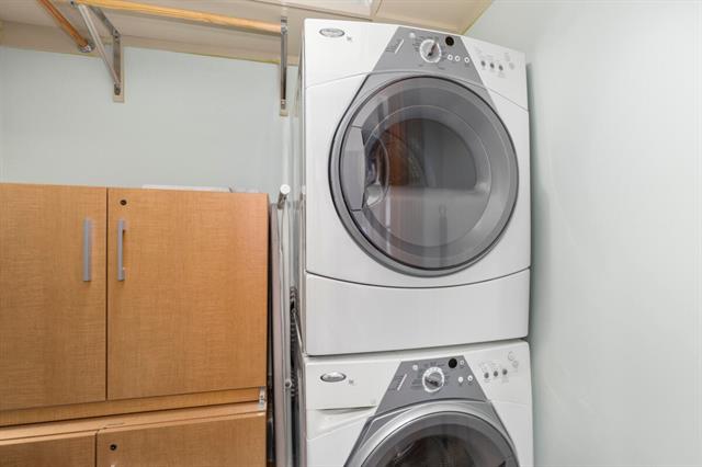 Builiding view twenty one for 11 Chestnut, Douglas, MI. 49406