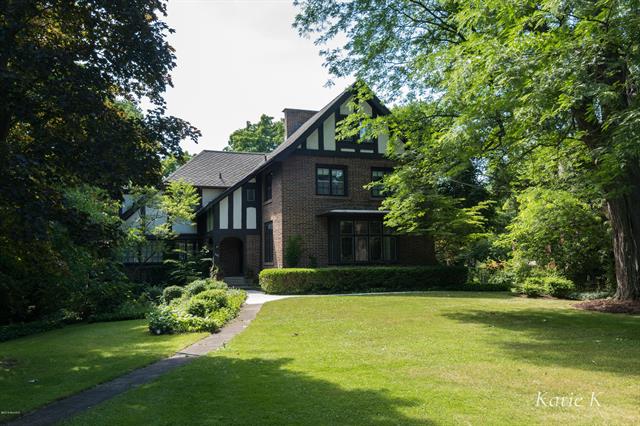 front view for 345 Plymouthse Avenue, Grand Rapids, Mi. 49506