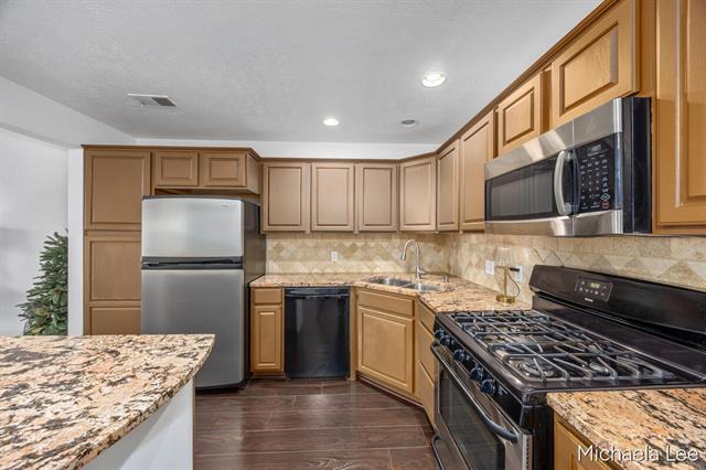 Builiding view five for 3169 Crystal Waters, Holland, MI. 49424