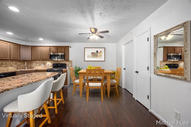 Builiding view nine for 3169 Crystal Waters, Holland, MI. 49424