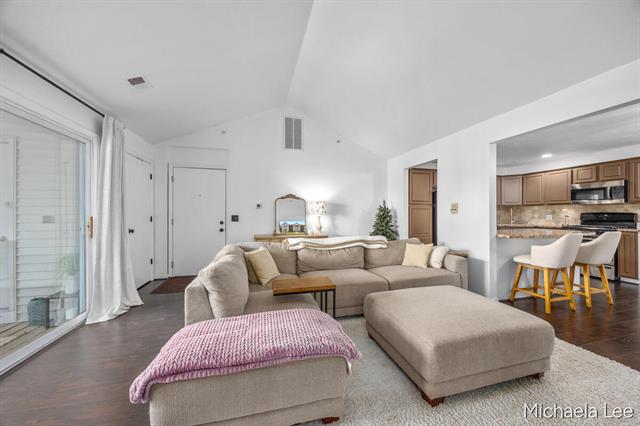 Builiding view two for 3169 Crystal Waters, Holland, MI. 49424