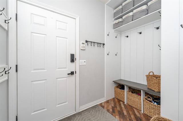 Builiding view twenty five for 8399 Parkstone, Mattawan, MI. 49071