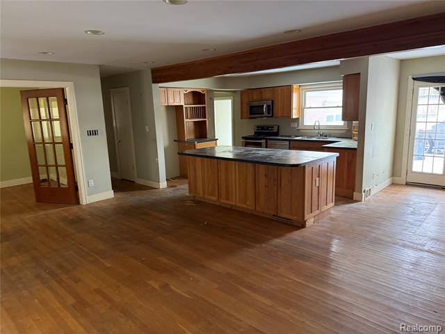 Builiding view five for 29863 Fall River, Southfield, MI. 48076