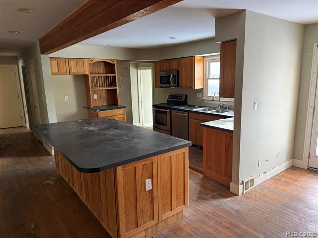 Builiding view nine for 29863 Fall River, Southfield, MI. 48076