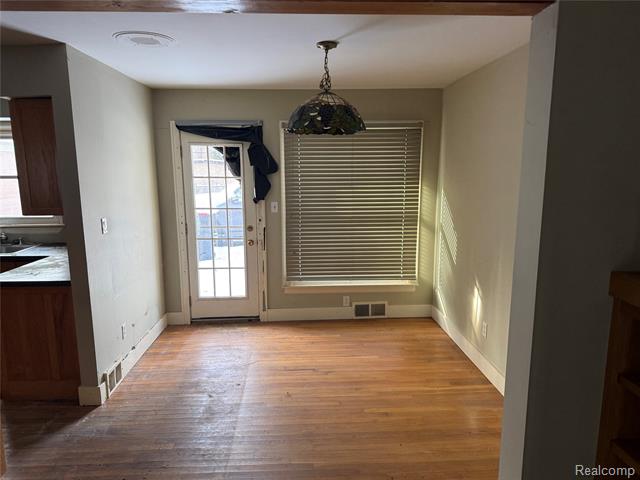 Builiding view seven for 29863 Fall River, Southfield, MI. 48076