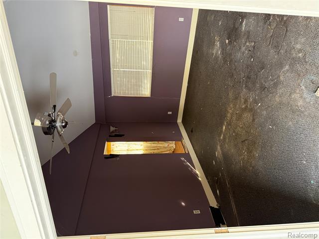 Builiding view seventeen for 29863 Fall River, Southfield, MI. 48076