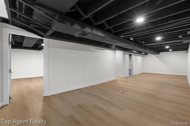 Builiding view twenty six for 29863 Fall River, Southfield, MI. 48076