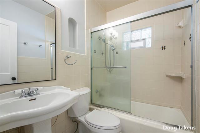 Builiding view fifteen for 1238 Carlton, Grand Rapids, MI. 49505