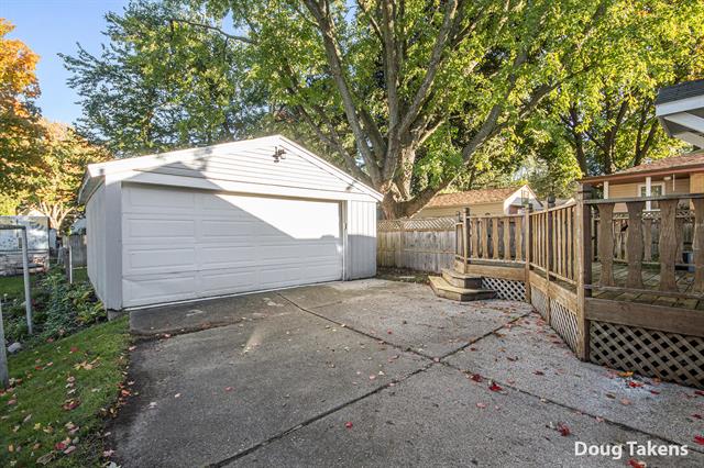 Builiding view one for 1238 Carlton, Grand Rapids, MI. 49505