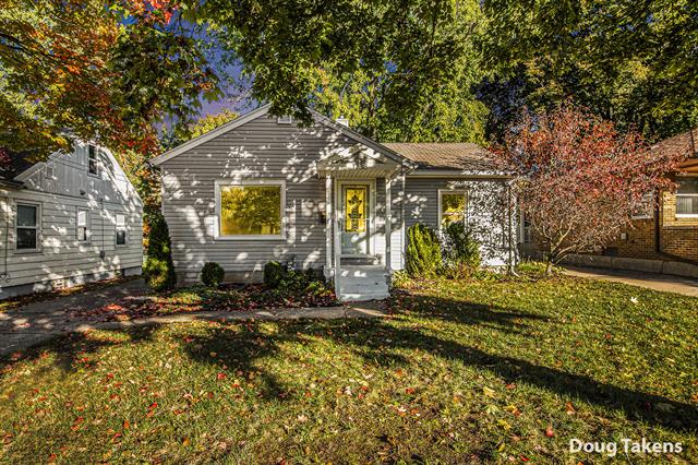 Builiding view twenty one for 1238 Carlton, Grand Rapids, MI. 49505