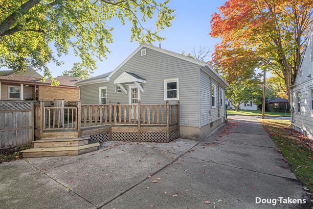 Builiding view two for 1238 Carlton, Grand Rapids, MI. 49505