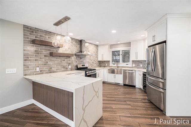 Builiding view six for 4127 Chaminade, Grandville, MI. 49418